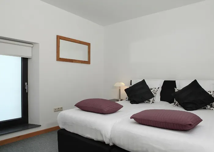 In With Garden & Bbq