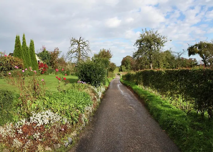 In With Garden & Bbq