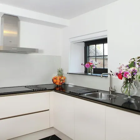 Vakantiehuis Elegant In With Fenced Garden *