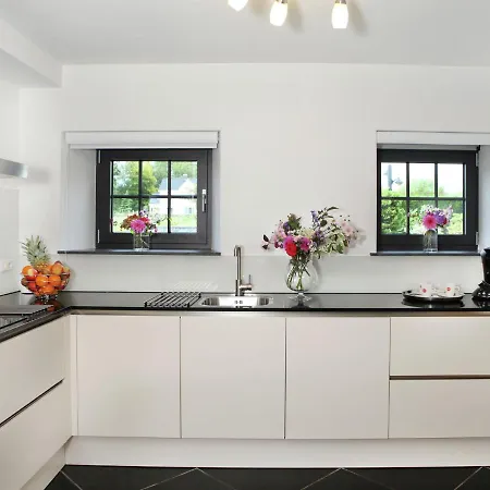 Elegant In With Fenced Garden Epen