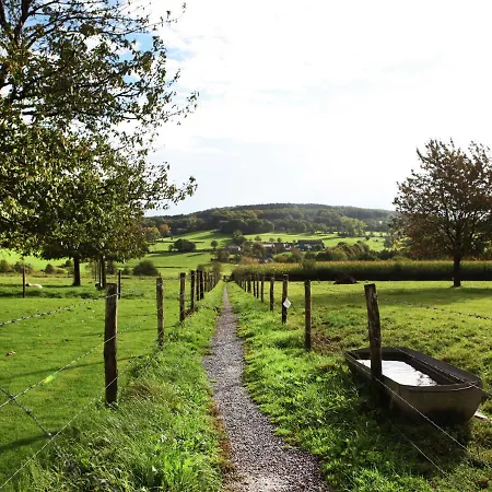 Elegant In With Fenced Garden Epen