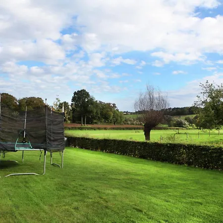 Elegant In With Fenced Garden * Epen
