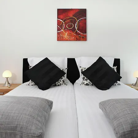 In With Garden & Bbq Epen